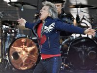 12 Bon Jovi live